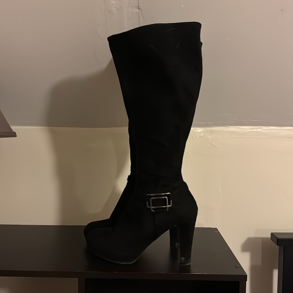 Black, faux suede Impo stretch boot, size 8.5